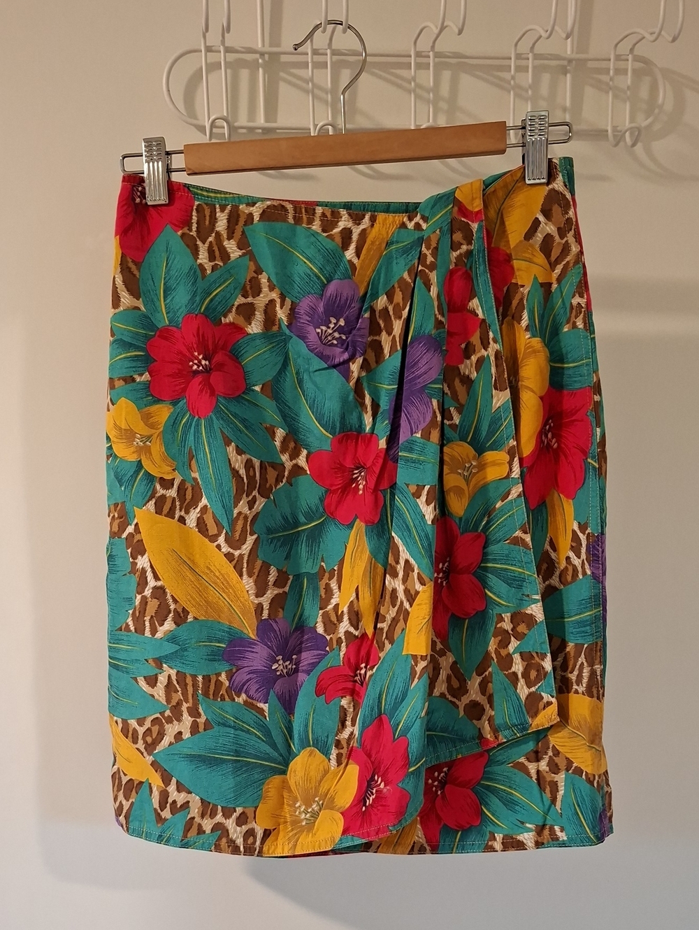 Vintage Tropical Giraffe-print Waterfall Hem Rayon Wrap Skirt (Size S/US 26)